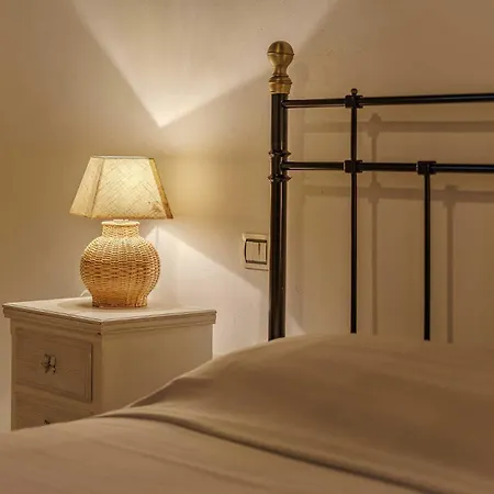 Daire Cisano Residenza D'epoca *