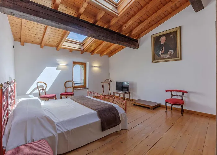 Apartment Cisano Residenza D'epoca